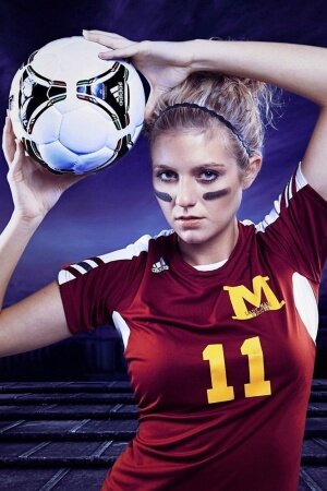 Soccer girl Mobile Wallpaper
