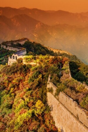 A moody evening at the Great Wall Mobile Wallpaper