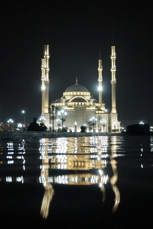 Grozny Mosque At Night Mobile Wallpaper