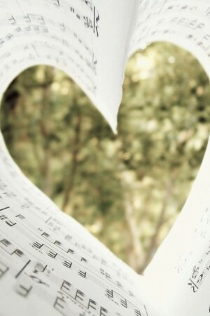Love Music Mobile Wallpaper